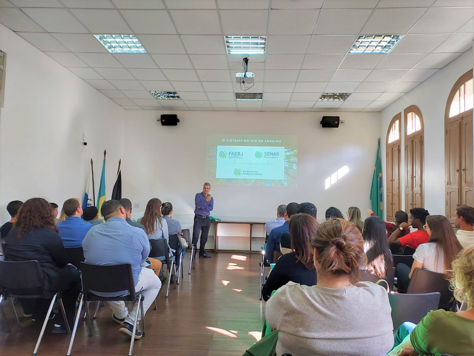 Senar Rio realiza palestra sobre EFD-REINF Rural na ACIANF