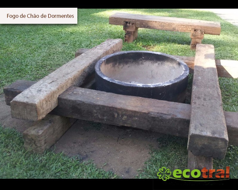 FOGO DE CHÃO EM DORMENTES RÚSTICOS